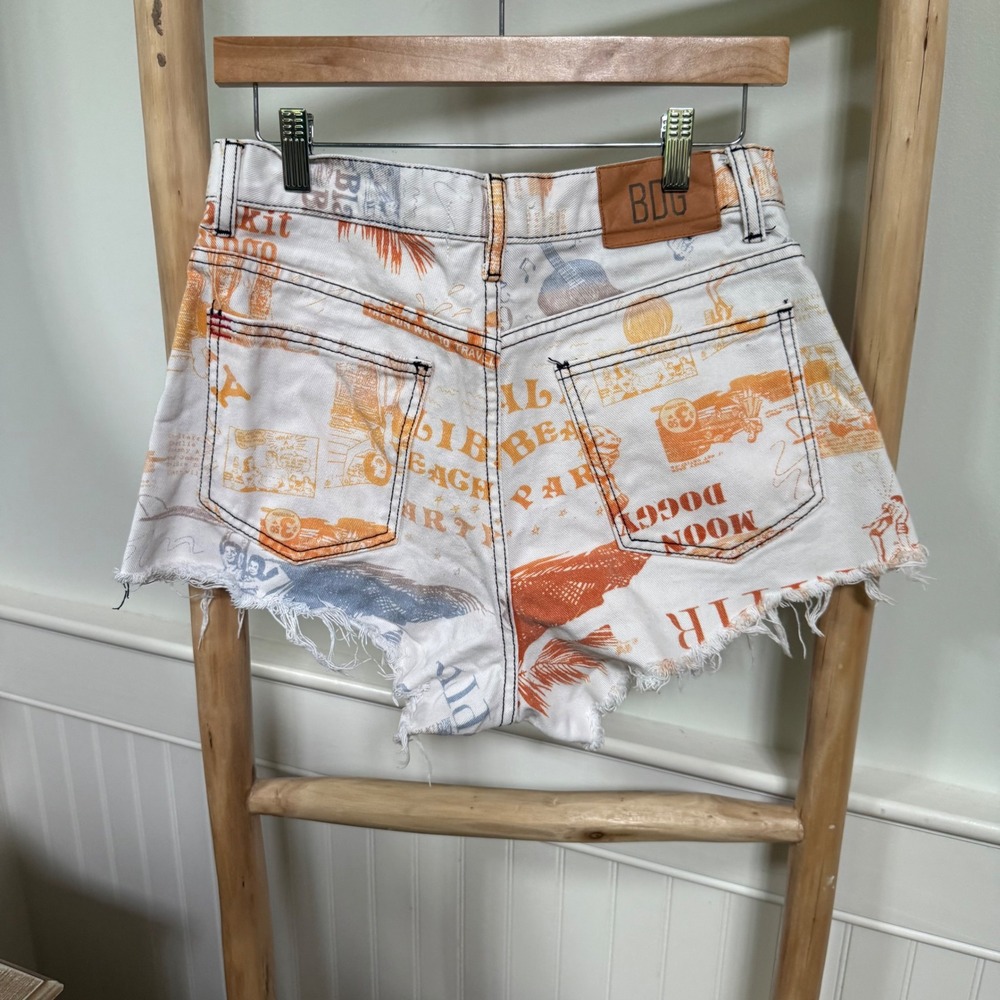 BDG Urban Outfitters Pitched Waist Graphic Print Denim Shorts White Orange Sz 29 - Picture 2 of 9